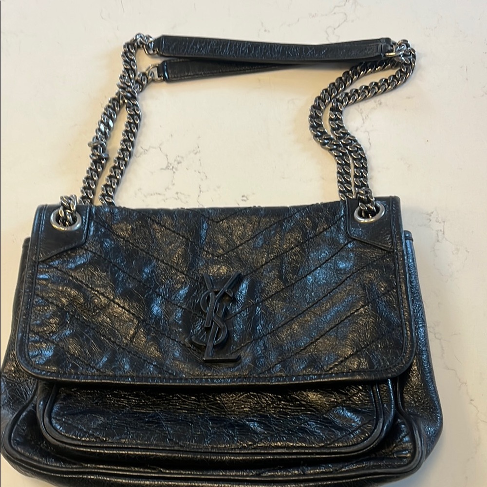 Yves Saint Laurent Black Leather Nikki medium Shoulder Bag-